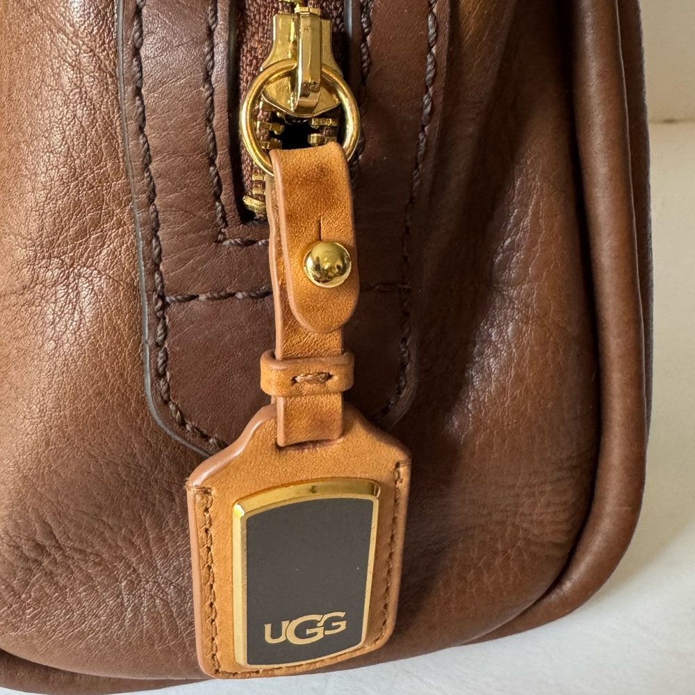 UGG Classic Triple Pocket Satchel Auburn Leather - Picture 14 of 16